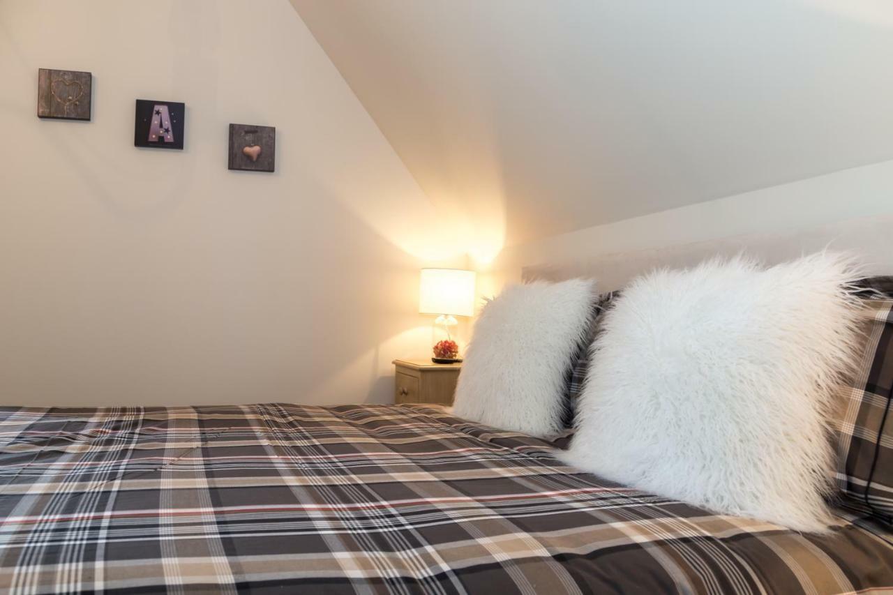 Les Chambres Chez Christine Отрот Екстериор снимка