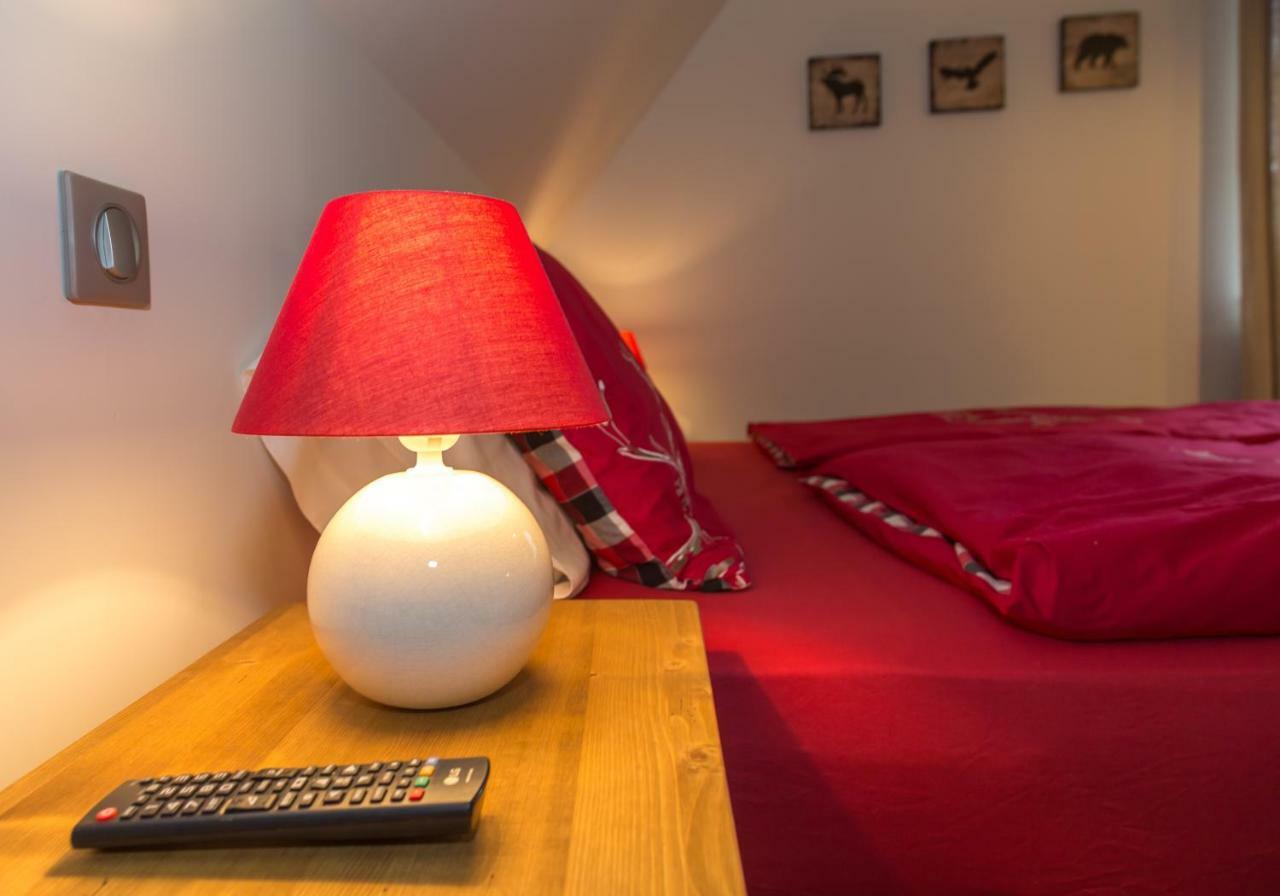 Les Chambres Chez Christine Отрот Екстериор снимка