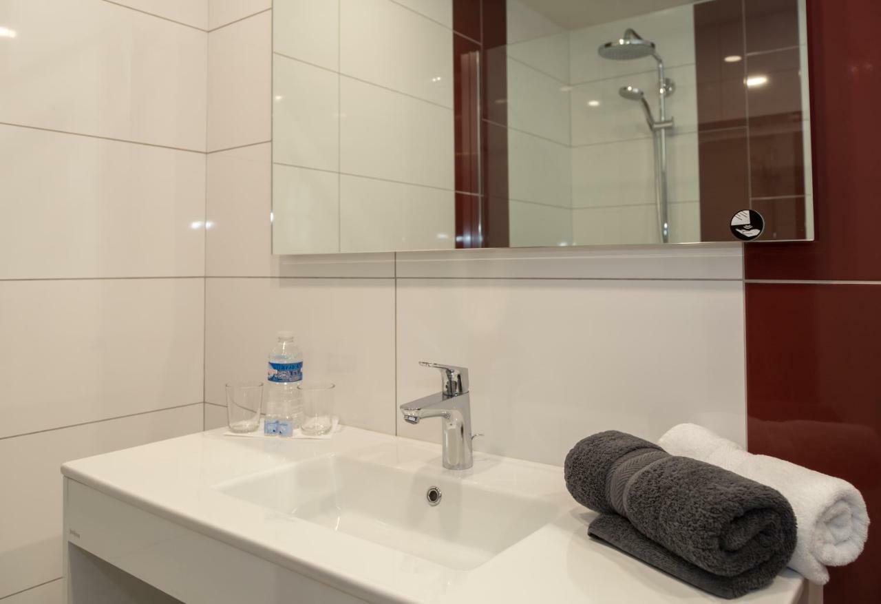 Les Chambres Chez Christine Отрот Екстериор снимка