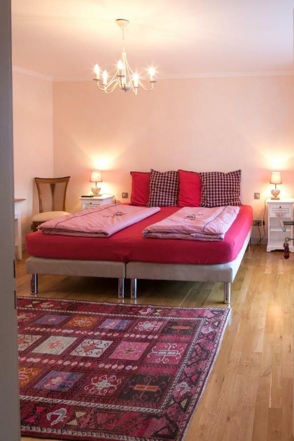 Les Chambres Chez Christine Отрот Екстериор снимка