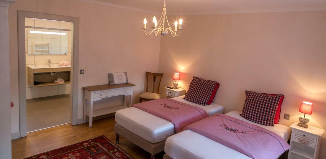 Les Chambres Chez Christine Отрот Екстериор снимка
